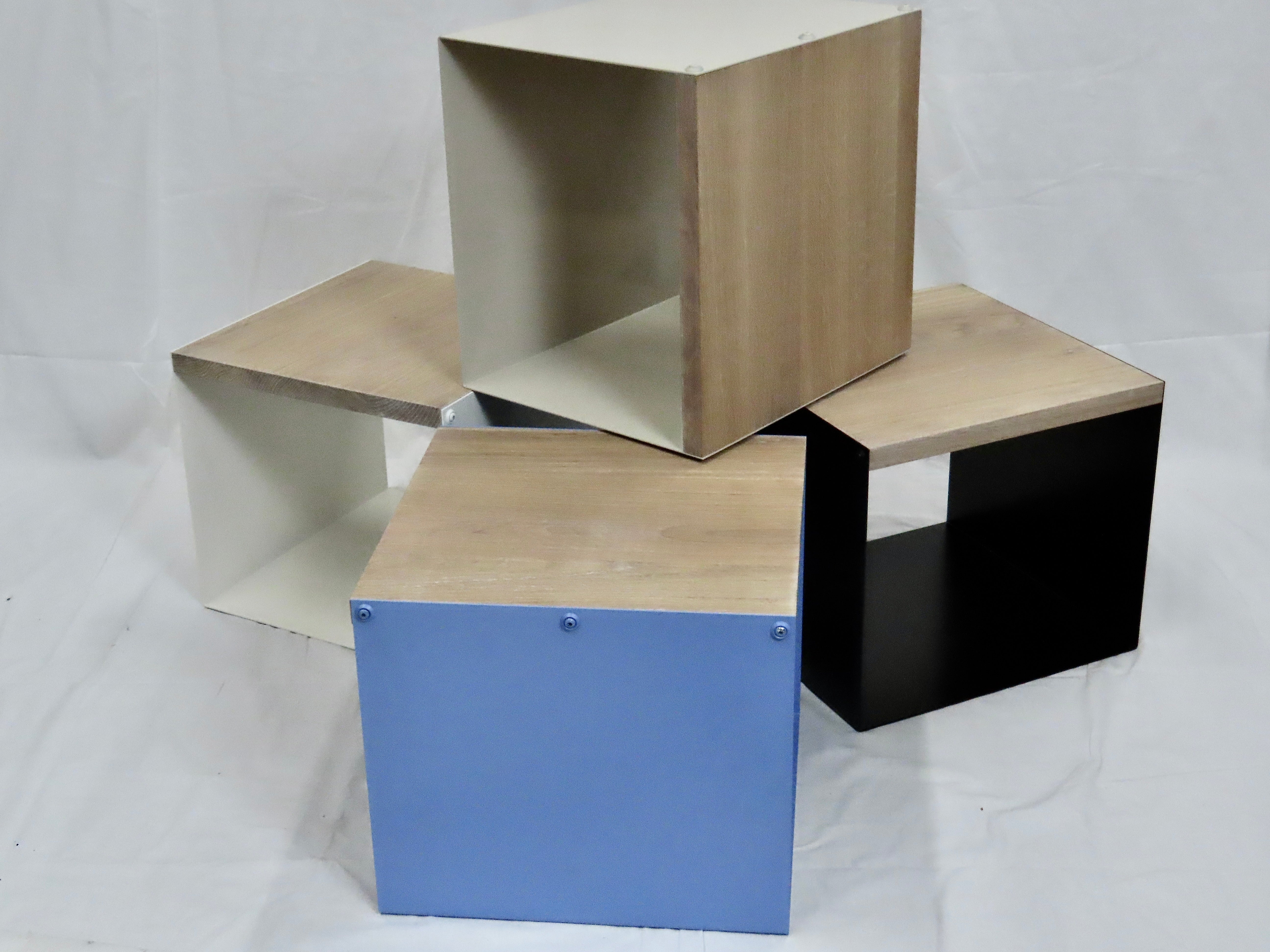 The Box Beistelltisch / Size 40 x 40 x 35 cm